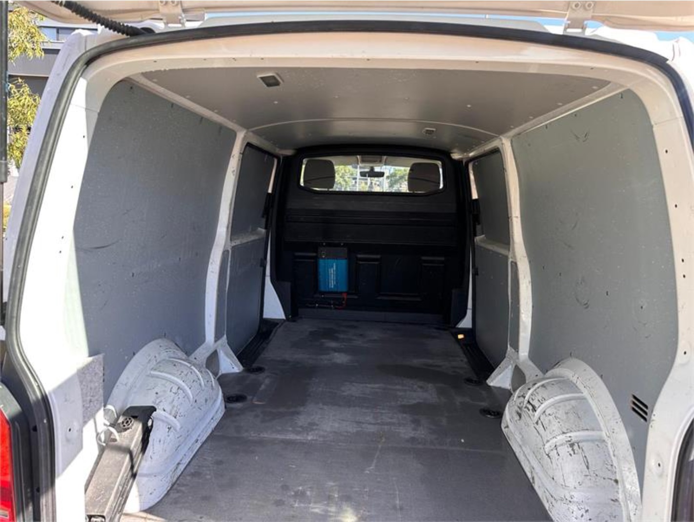 
								2017 VOLKSWAGEN Transporter Dual C/CHAS TDI 400 LWB T6 – $4,500 full									