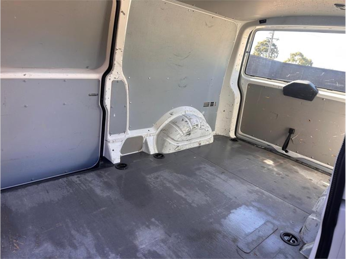 
								2017 VOLKSWAGEN Transporter Dual C/CHAS TDI 400 LWB T6 – $4,500 full									