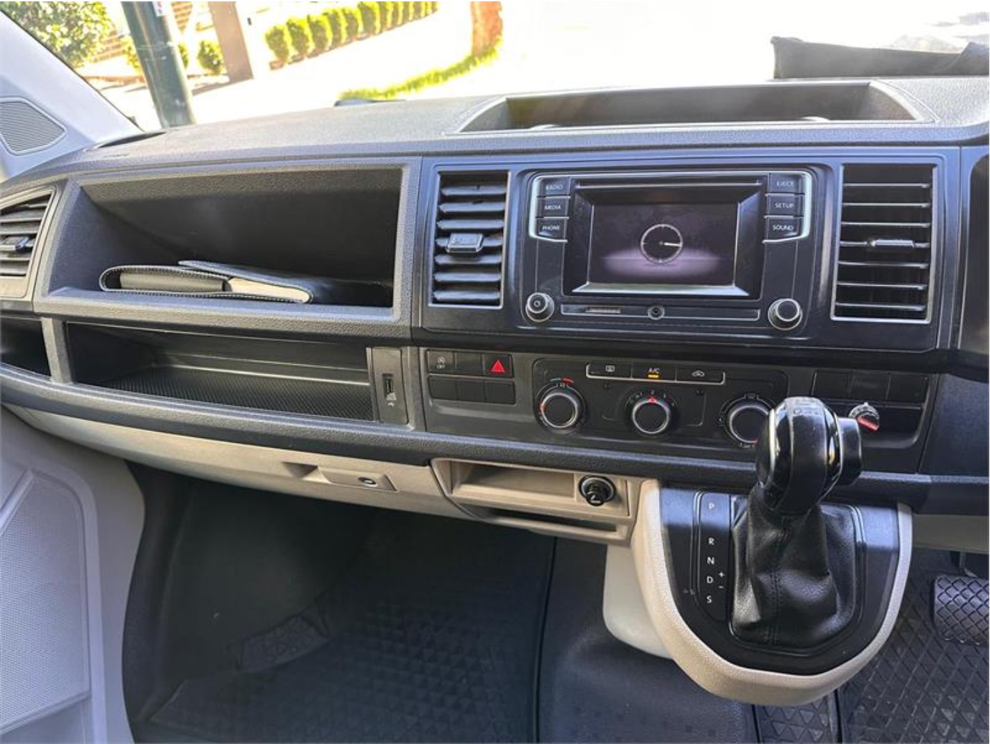 
								2017 VOLKSWAGEN Transporter Dual C/CHAS TDI 400 LWB T6 – $4,500 full									