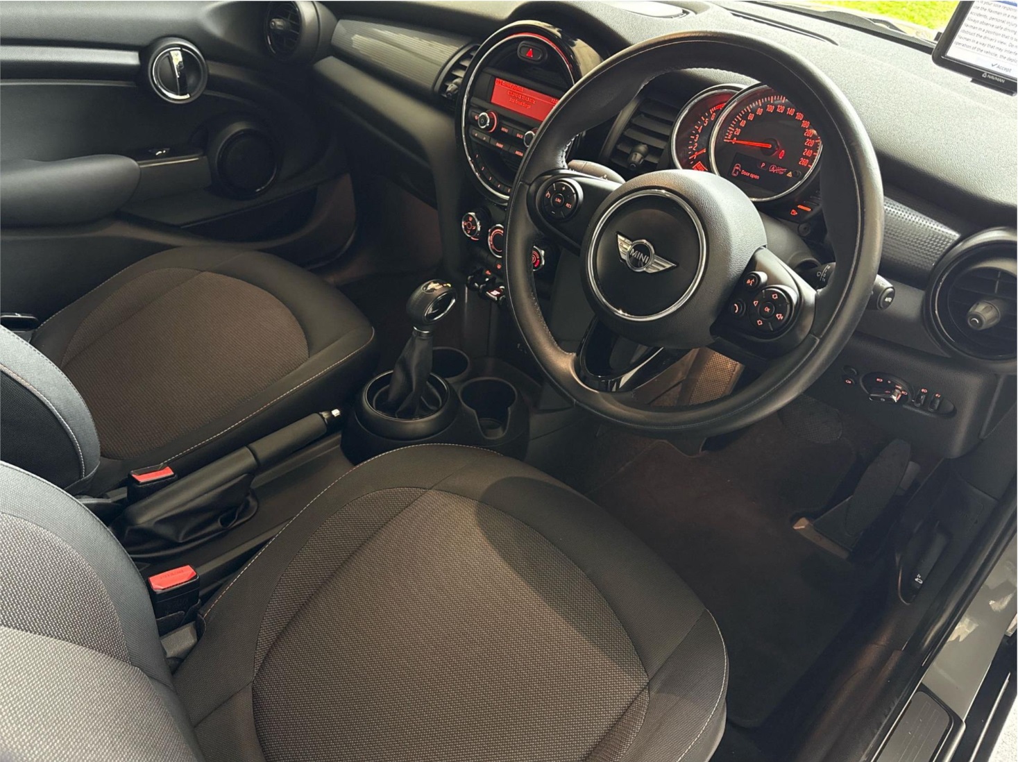 
								2015 MINI Cooper F55 Hatch Hatchback – $4,000 full									