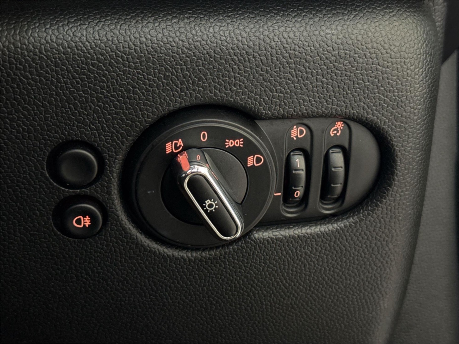 
								2015 MINI Cooper F55 Hatch Hatchback – $4,000 full									