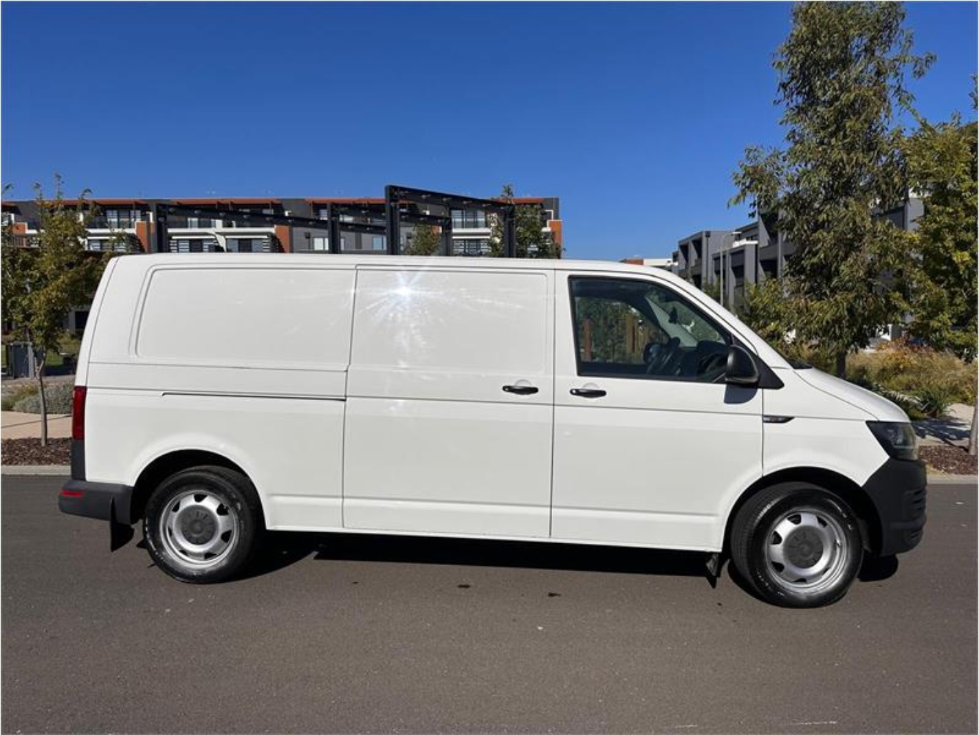 
								2017 VOLKSWAGEN Transporter Dual C/CHAS TDI 400 LWB T6 – $4,500 full									