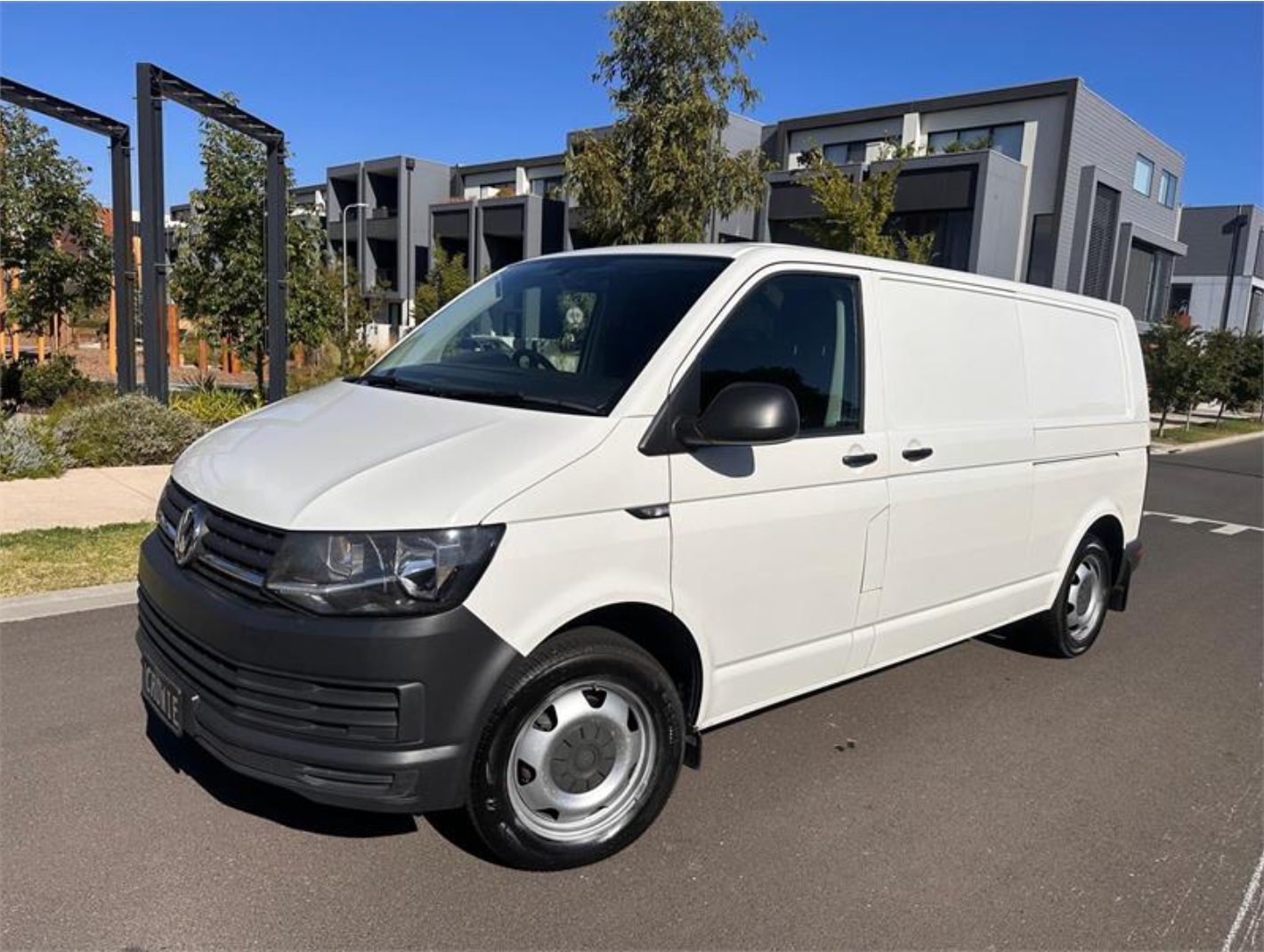 
								2017 VOLKSWAGEN Transporter Dual C/CHAS TDI 400 LWB T6 – $4,500 full									