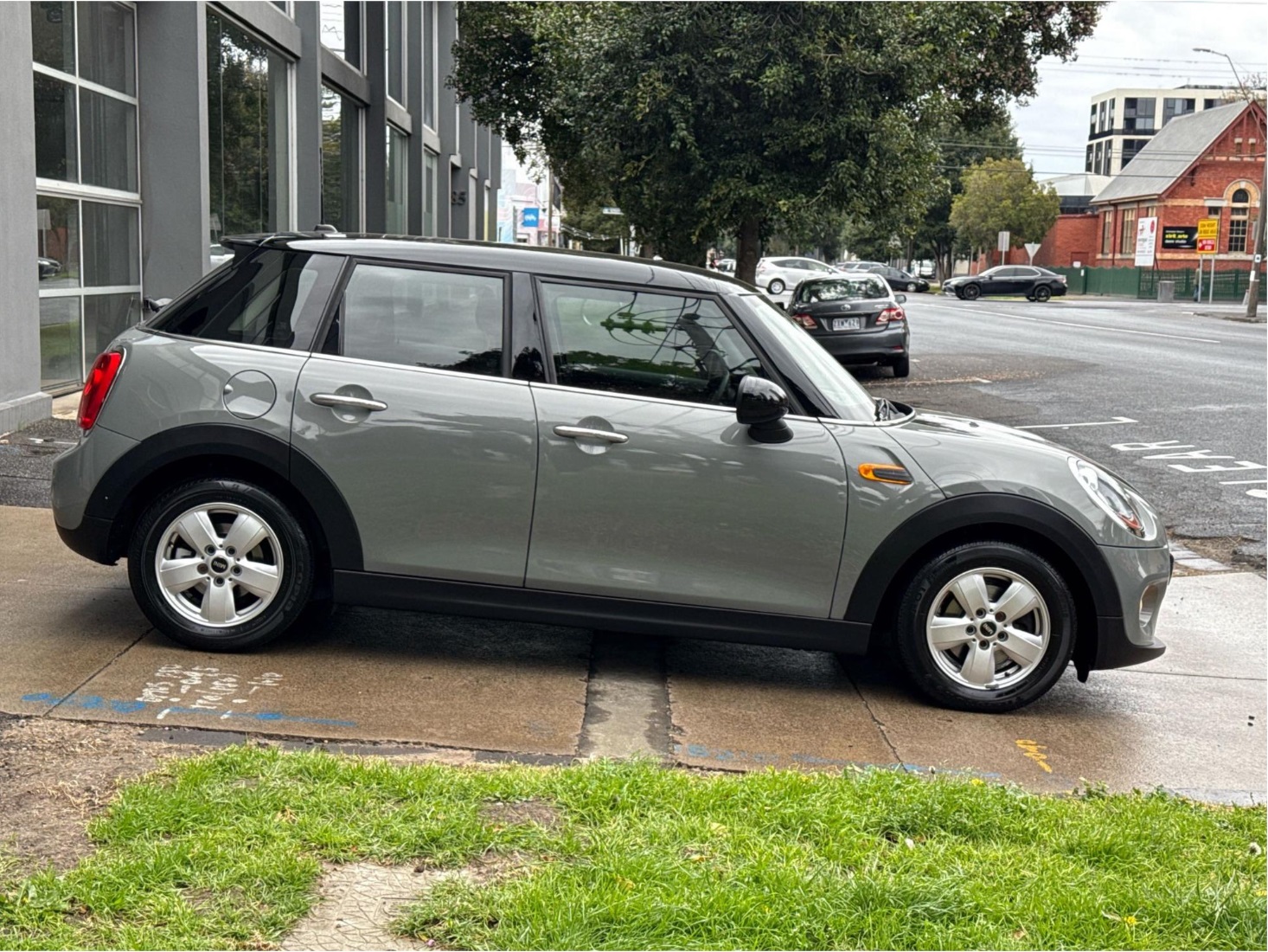 
								2015 MINI Cooper F55 Hatch Hatchback – $4,000 full									