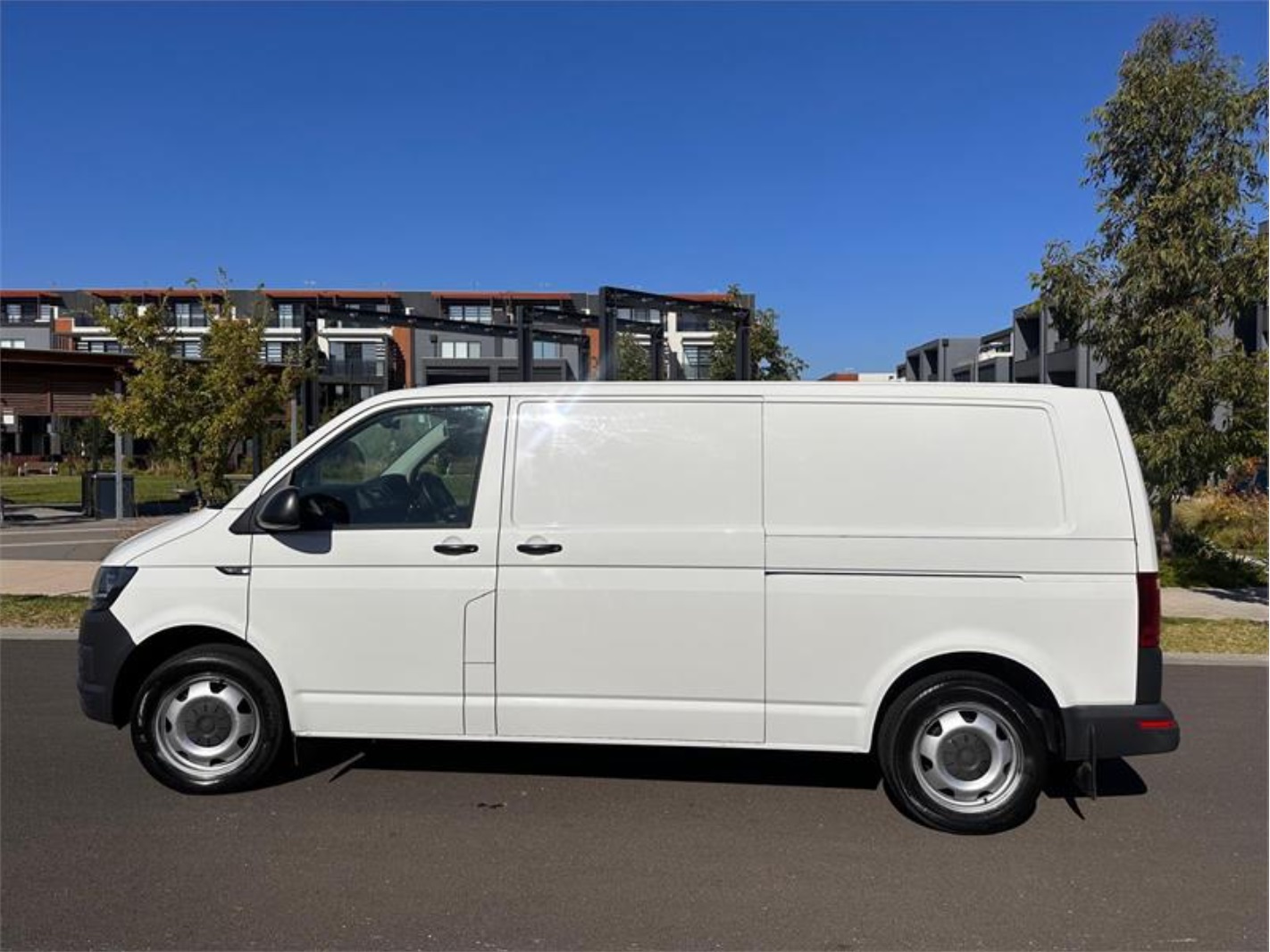 
								2017 VOLKSWAGEN Transporter Dual C/CHAS TDI 400 LWB T6 – $4,500 full									