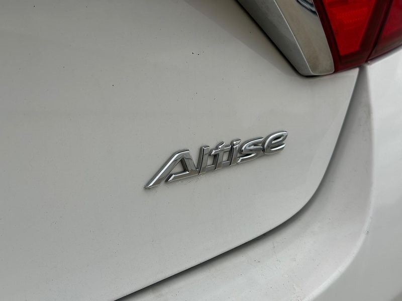 
								2017 Toyota Camry Altise ASV50R 2.5L Petrol (Diamond White) – $6,000 full									